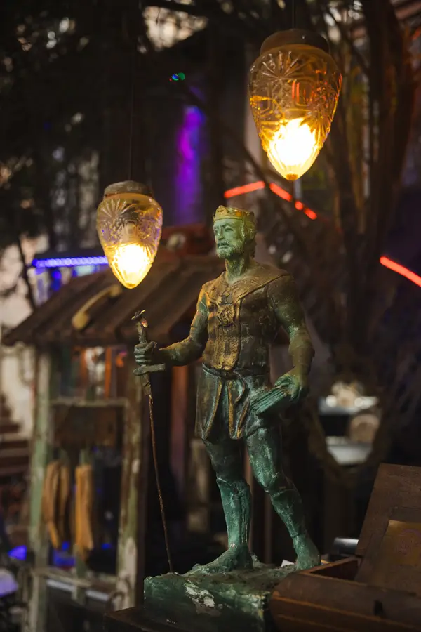 მეფის ქანდაკება